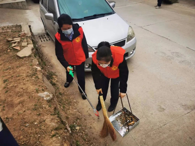 乐鱼·体育页面官方网站-乐鱼online(中国)
赴包抓共建村社开展卫生清扫志愿服务活动(图4)