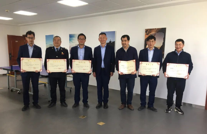 乐鱼·体育页面官方网站-乐鱼online(中国)
团委举办“庆五一、迎五四”球类联谊比赛(图4) 乐鱼·体育页面官方网站-乐鱼online(中国)
团委举办“庆五一、迎五四”球类联谊比赛(图4)
