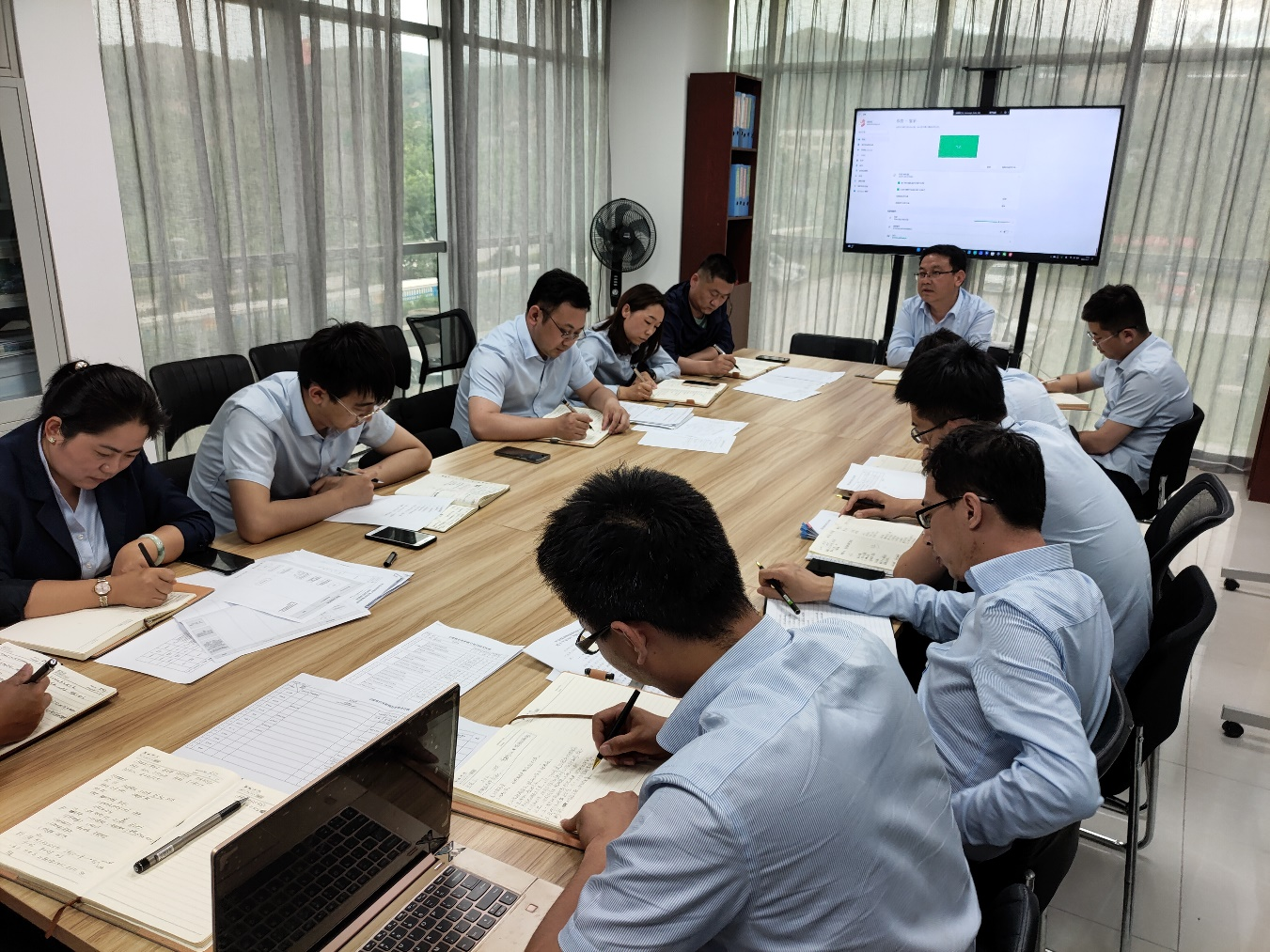乐鱼·体育页面官方网站-乐鱼online(中国)
平煤机公司开展作风集中整顿月活动第二期工作总结(图1) 乐鱼·体育页面官方网站-乐鱼online(中国)
平煤机公司开展作风集中整顿月活动第二期工作总结(图1)