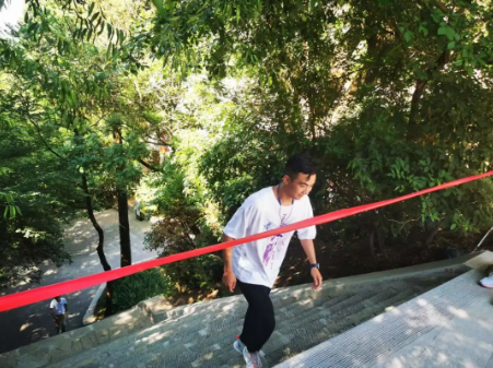 助力文旅市场 展示产投风采——乐鱼·体育页面官方网站-乐鱼online(中国)
组织开展员工登山比赛活动(图8)